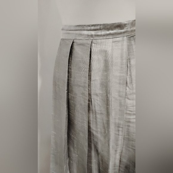VINTAGE DOVE GRAY SILK FULL PLEATED SKIRT - Picture 6 of 7